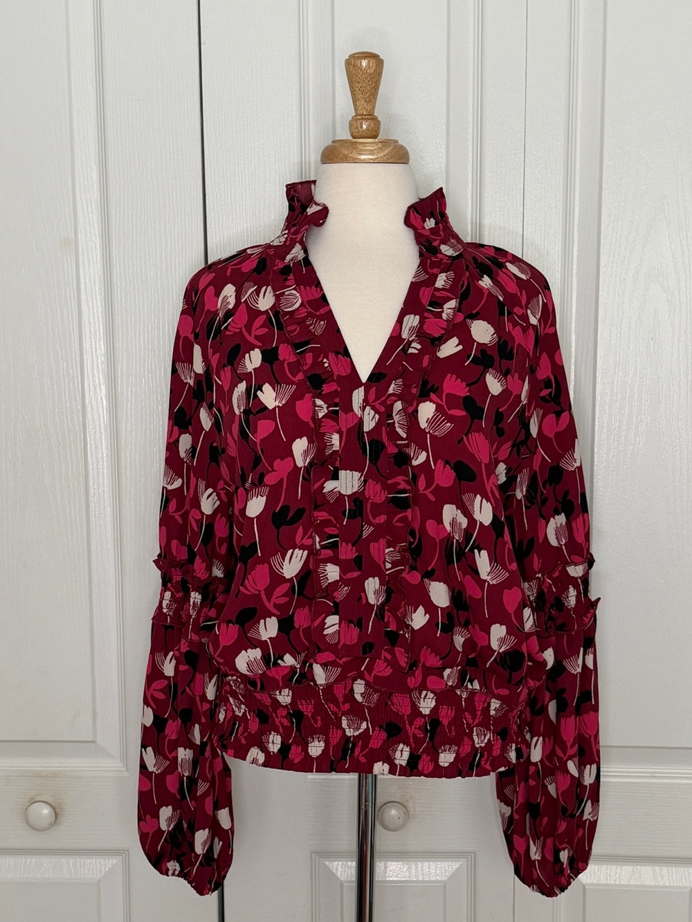 Cabi 4157 Corsage Blouse Floral Ruffle Smocked Top Size Large